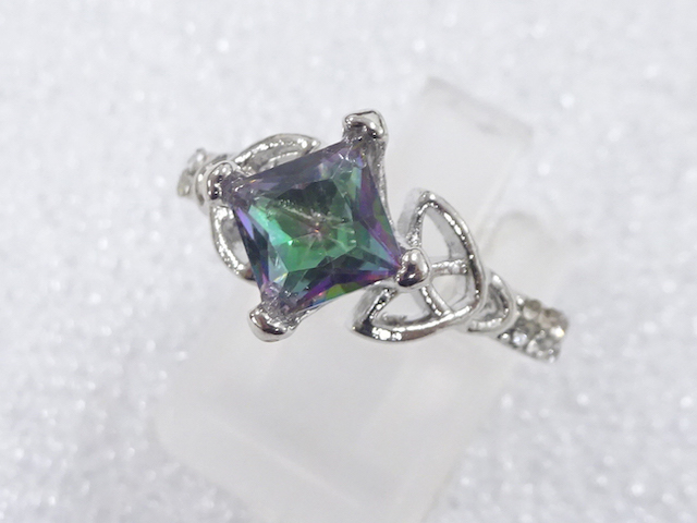 JAPANESE KIMONO / ANTIQUE COLORED STONE RING (SIZE 12.5)